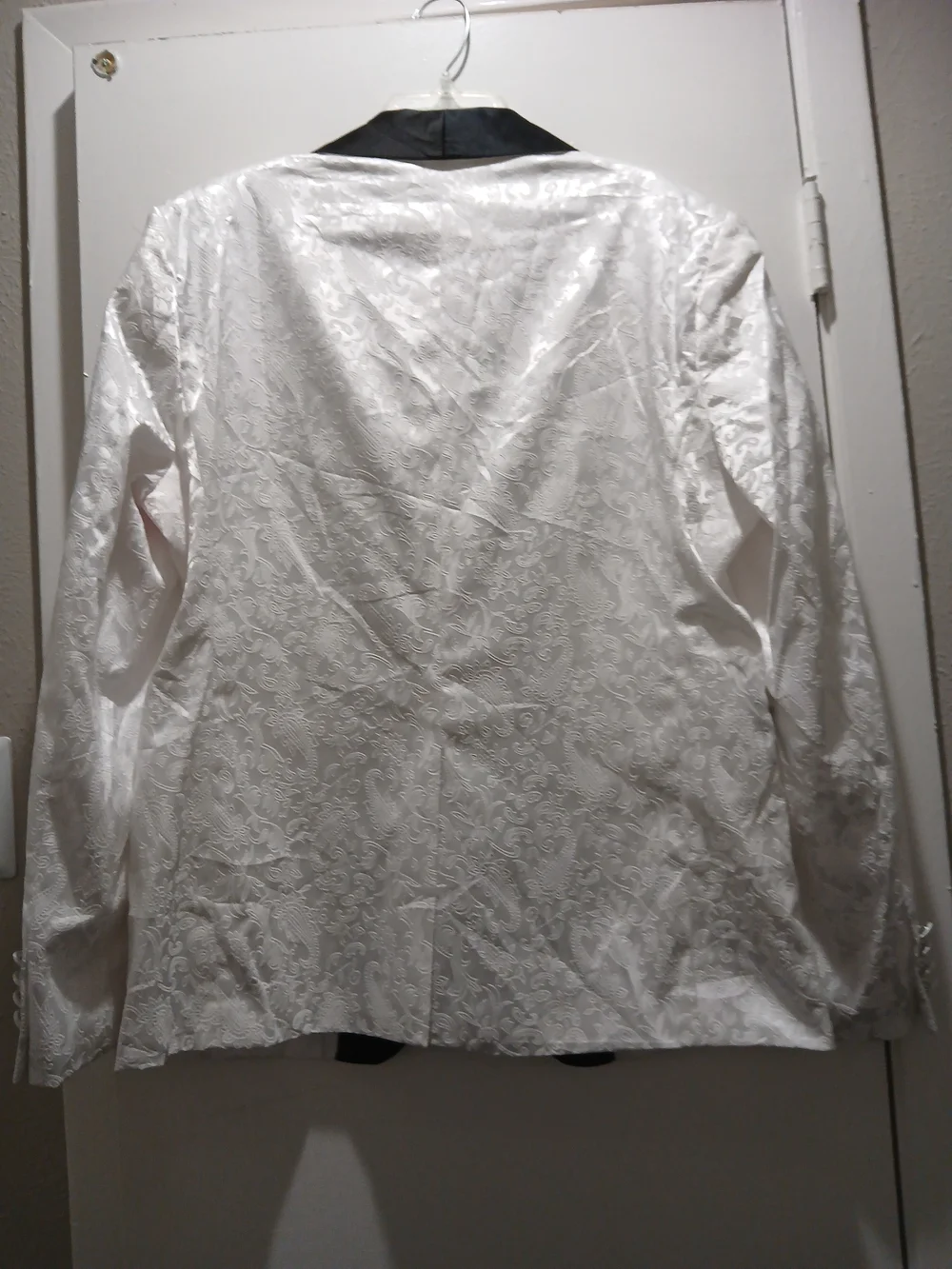 White Floral Jacquard Tuxedo Jacket with Black Satin Shawl Collar